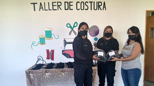 Internas de la cárcel de Azul confeccionan tapabocas