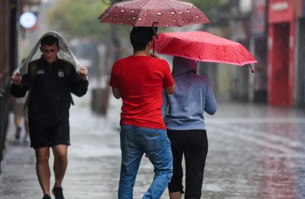 Alerta amarilla por lluvias en Rosario: así sigue el clima este domingo y lunes