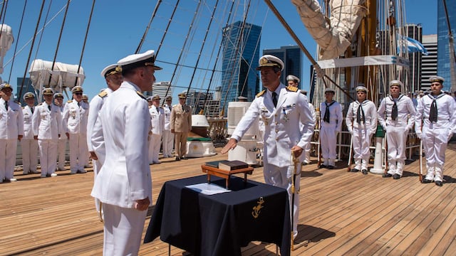 La fragata ARA “Libertad” tiene nuevo Comandante