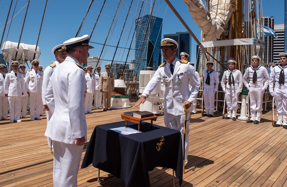 La fragata ARA “Libertad” tiene nuevo Comandante