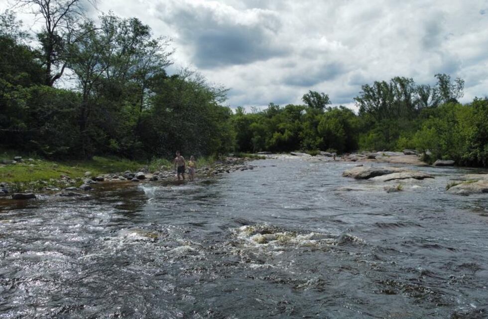 Un niño sufrió un feroz ataque de un animal en un río de Córdoba: ¿Qué pasó?