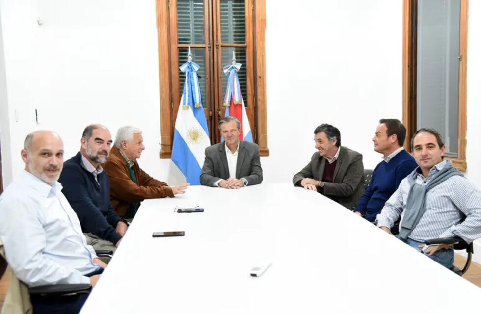 Armado del PJ: Bahl se reunió con el intendente de Concepción del Uruguay Martín Oliva