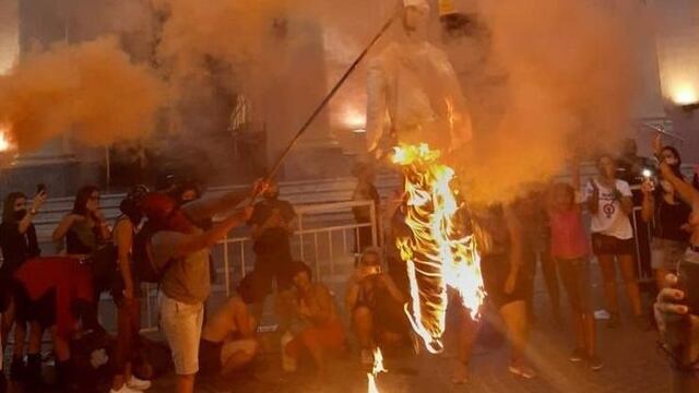 Momentos de tensión se vivieron durante la manifestación por el Día de la Mujer en Salta.