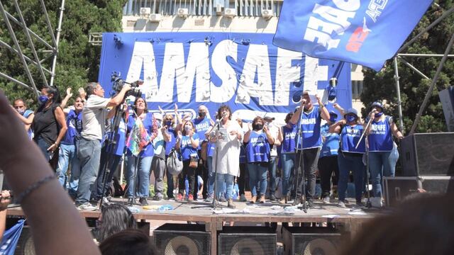 El sindicato organizó un acto en la ciudad capital tras la marcha durante el paro.