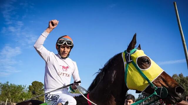 El caballo que ganó una carrera en San Juan que ayuda a su cuidador con mal de Parkinson.