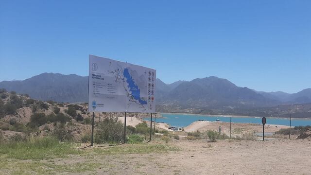 Avanza la instalación de nuevos servicios en el área para visitantes del perilago del dique de Potrerillos.