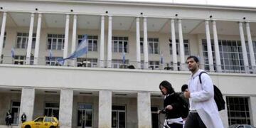 Una imagen que no se ve hace rato. La UNC buscará que retornen los alumnos a las aulas. (Foto: UNC)