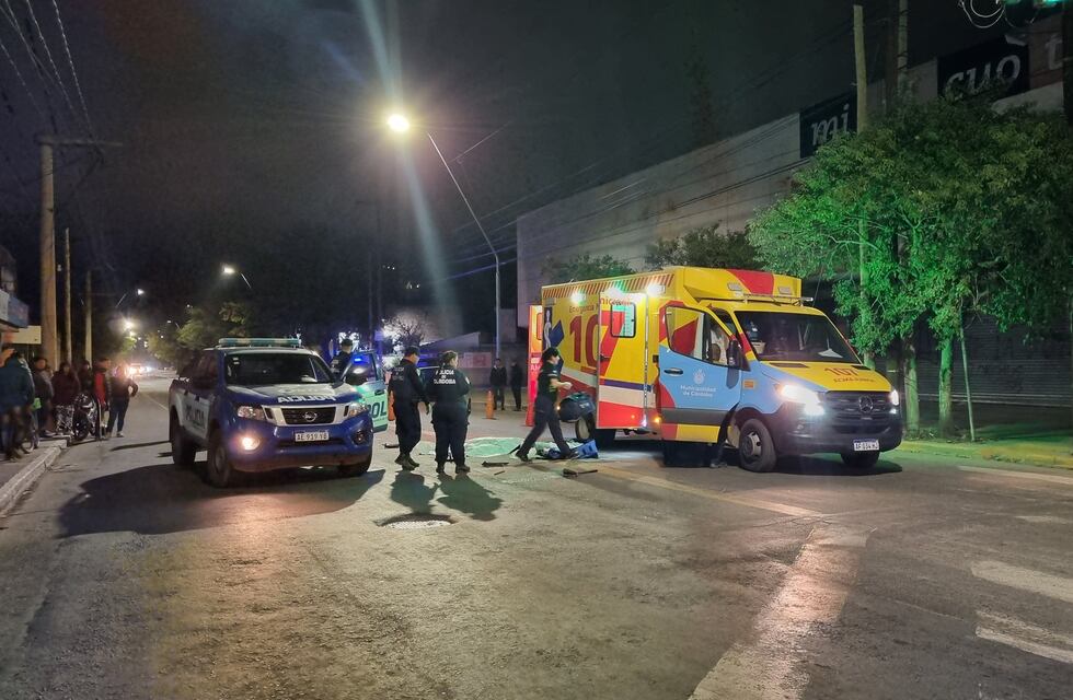 Un limpiavidrios falleció tras ser embestido por un auto en Córdoba: el conductor habría estado alcoholizado