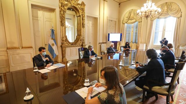 Alberto Fernández encabeza la reunión del Comité de Vacunación en Casa Rosada.