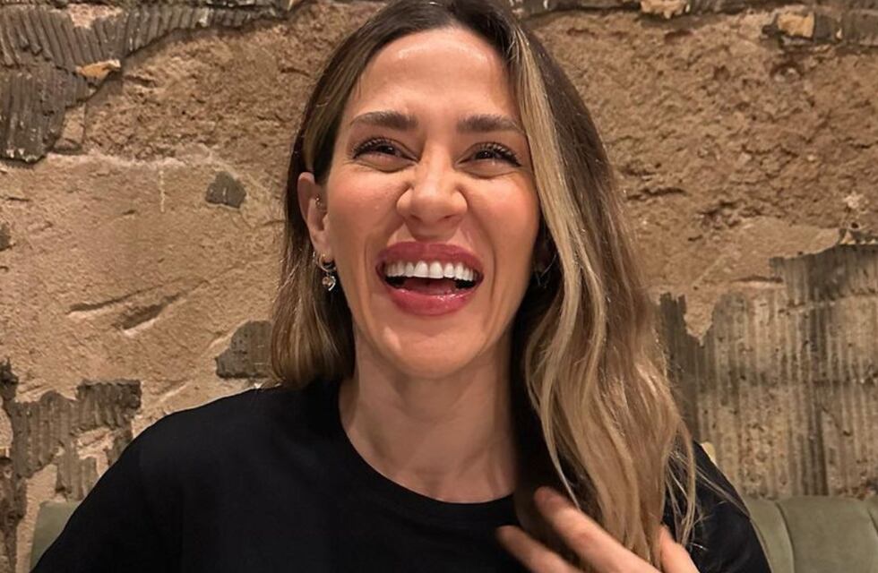 Con un mini short y al borde de la censura, Jimena Barón mostró su cambio de look y encantó a todos