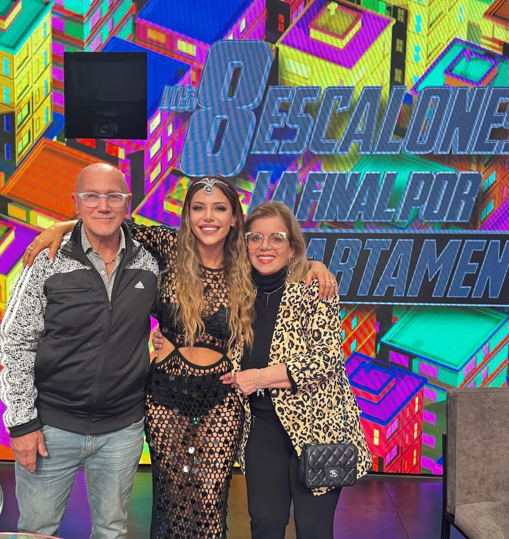Evangelina Anderson junto a sus padres.