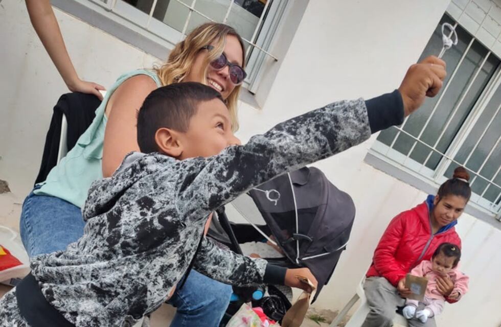 Infancias felices”: ajuares y juegos en el CAPS de Ruta 3 Sur