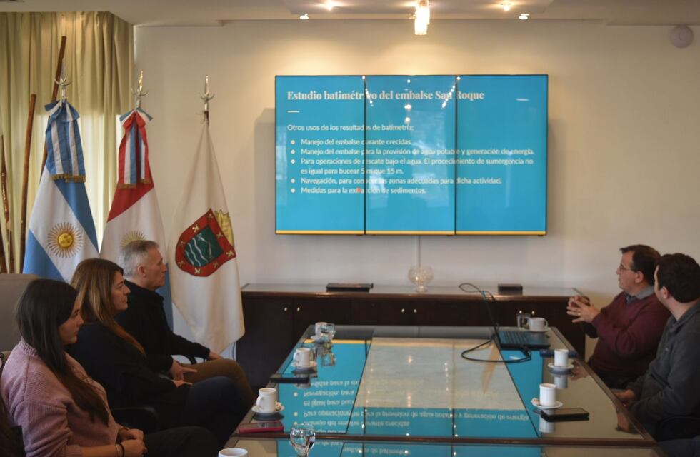 El Intendente Esteban Avilés recibió a investigadores de la U.N.C. que estudian la situación del Lago San Roque
