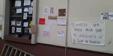 Sentada y manifestación de alumnos, padres e instituciones frente al Colegio San José y el Obispado de Rafaela, por el caso de un abuso sexual a una alumna de 7 años.