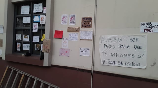 Sentada y manifestación de alumnos, padres e instituciones frente al Colegio San José y el Obispado de Rafaela, por el caso de un abuso sexual a una alumna de 7 años.