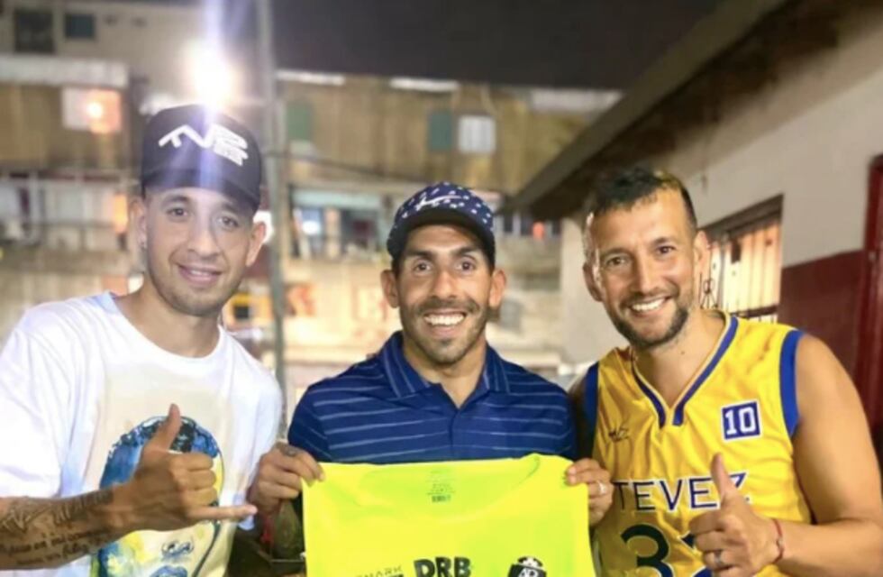 Carlos Tevez desmintió el supuesto robo que sufrió: “Mi familia y yo estamos bien”
