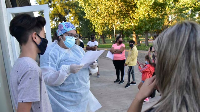 fotos de testeos de covid-19 en el anfiteatro de Villa María. Una de las ciudades de Córdoba con más casos covid positivo
martin llampayas