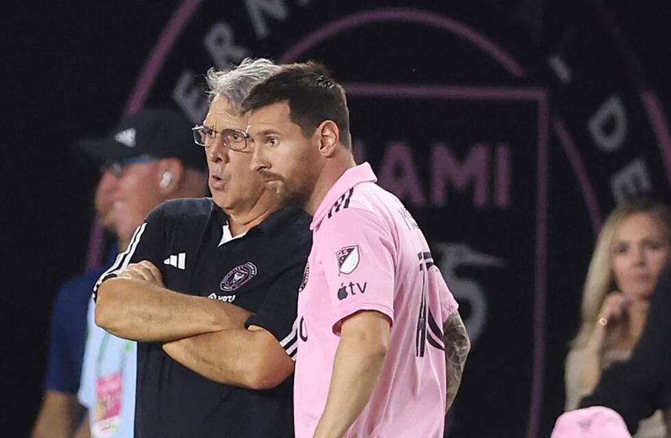 Gerardo Martino sacó chapa con su récord como entrenador de Lionel Messi en biografías