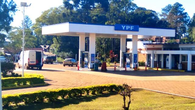 En pocas horas se terminan las cargas de combustibles en Bernardo de Irigoyen.