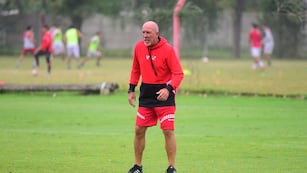 El entrenador Daniel Oldrá tomó las riendas de Instituto y ya piensa en el duelo contra Sarmiento. (José Gabriel Hernández / La Voz)