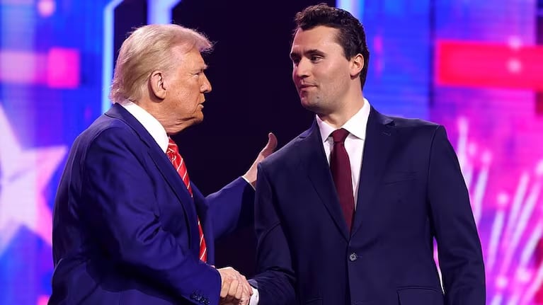 Charlie Kirk junto a Donald Trump.