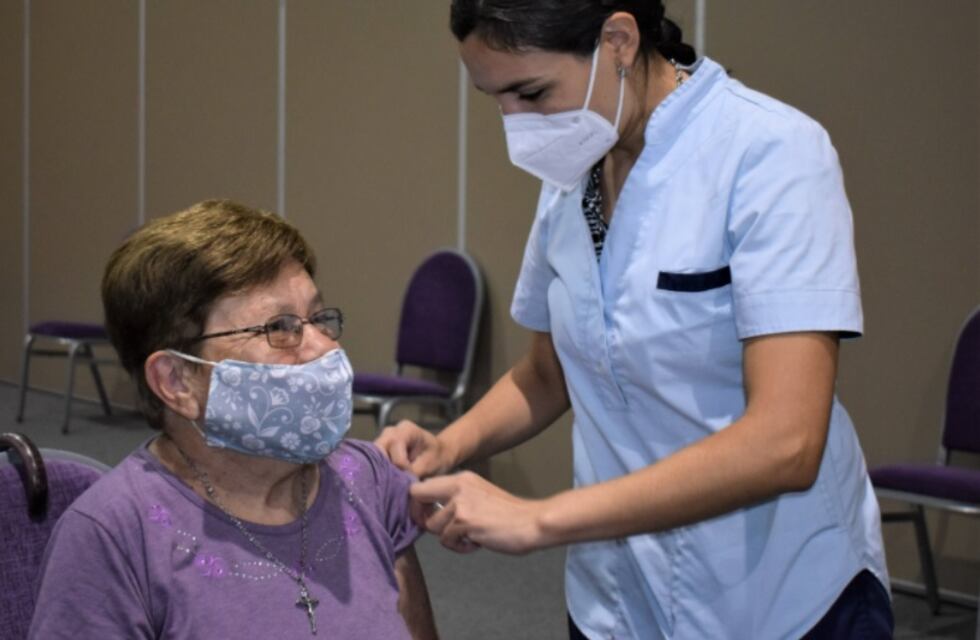 La primera adulta mayor en vacunarse en Concordia pidió que la foto “salga en todos lados”