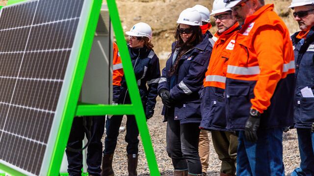 Inauguración del proyecto piloto para la optimización de 5 pozos de gas ubicados en cercanías de la planta Cañadón Alfa de Total Energies