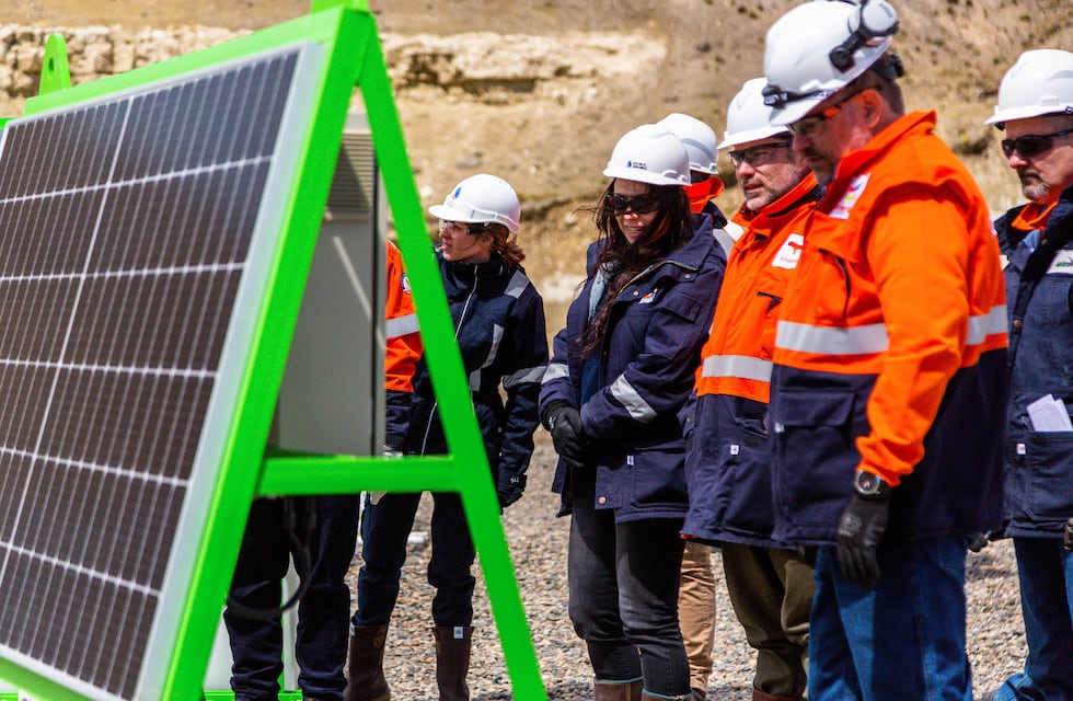 “Este piloto trata de optimizar la producción de 5 pozos de gas utilizando energía eólica y solar”