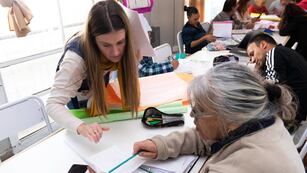 Una cordobesa de 72 años está por terminar la secundaria y su historia es una inspiración para otros.