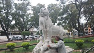 Reparaciones en los monumentos de la Plaza 25 de Mayo