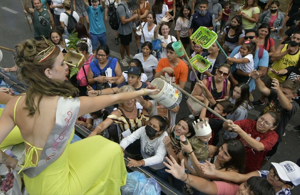 Reina sí o reina no: el punto de vista de turistas y mendocinos en el Carrusel