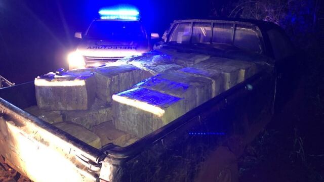 Prefectura Naval Argentina secuestró casi media tonelada de droga en Puerto Libertad.