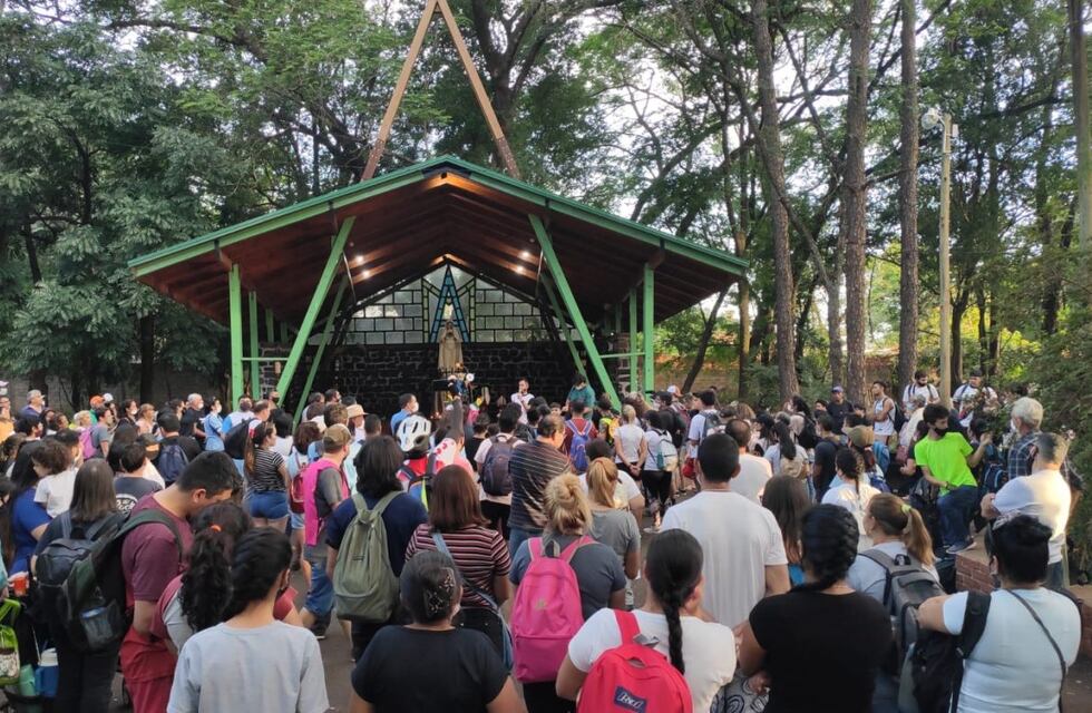 Cientos de fieles se movilizaron hacia el santuario de Nuestra Señora de Loreto
