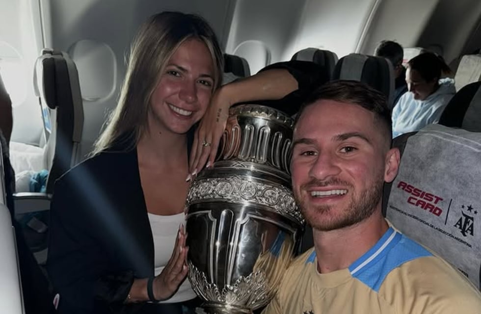 Qué dijo Ailén Cova tras el gol que Alexis Mac Allister le dedicó a la hija que esperan juntos