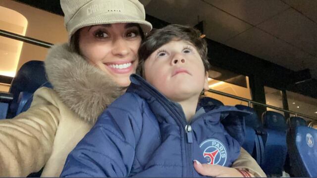 La influencer y su hijo Mateo fueron a ver el último partido de París Saint-Germain (PSG) ante Nantes. (@antonelaroccuzzo)