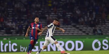 Talleres jugaba mejor ante San Lorenzo pero perdió a Michael Santos por lesión y se notó (Facundo Luque).
