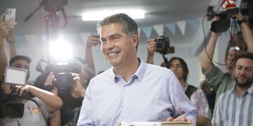 A primera hora, votó Jorge Capitanich, el gobernador que busca su reelección en Chaco.