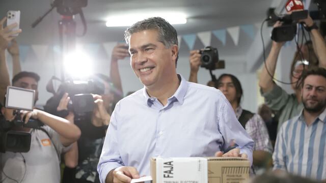 A primera hora, votó Jorge Capitanich, el gobernador que busca su reelección en Chaco.