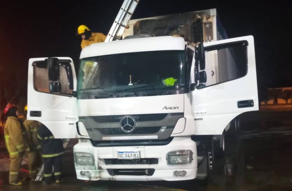Sindicato de la Carne de Rosario en alerta: delincuente incendia camión frigorífico