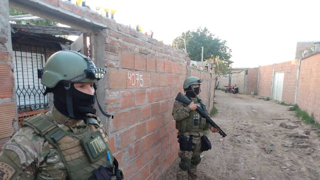 La Tropa de Operaciones Especiales (TOE) fue a la casa de la madre del preso en Garibaldi al 4000.