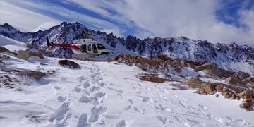 Encontraron muerto a un rescatista de 29 años a pocos metros del Refugio Frey en el Cerro Catedral.