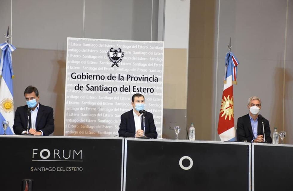 Firmaron convenios para construir terminales de ómnibus en Monte Quemado y Loreto