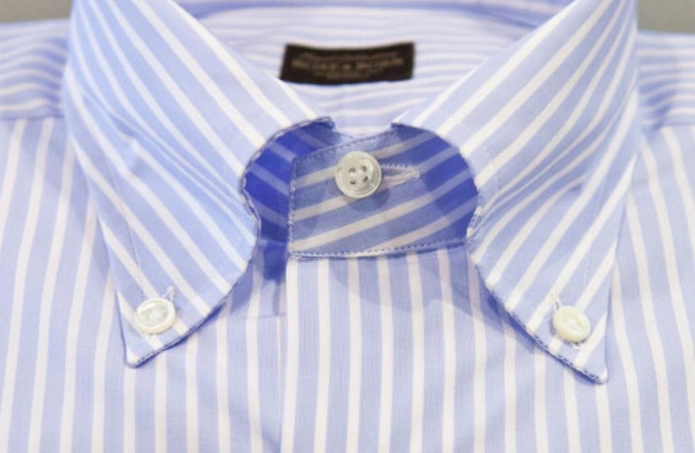 No es decorativo: la verdadera función de los botones que tienen las camisas en el cuello