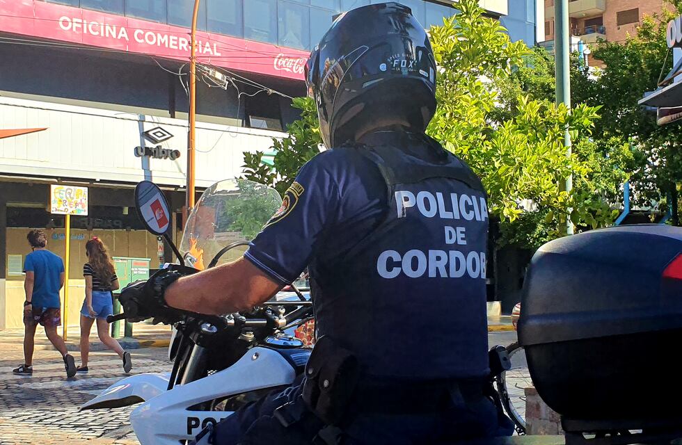 Un hombre y una mujer detenidos en Carlos Paz, acusados de robar en un local comercial