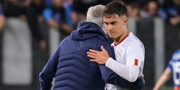 Dybala está en duda para el cotejo ante Bayer Leverkusen por las semifinales de la Europa League (Foto: Prensa Roma).