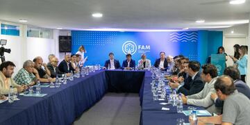 Río Grande y Tolhuin se suman al amparo contra el DNU