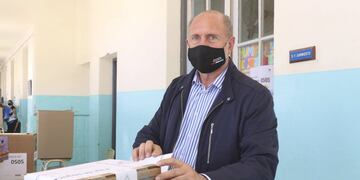 Omar Perotti votó en Rafaela
