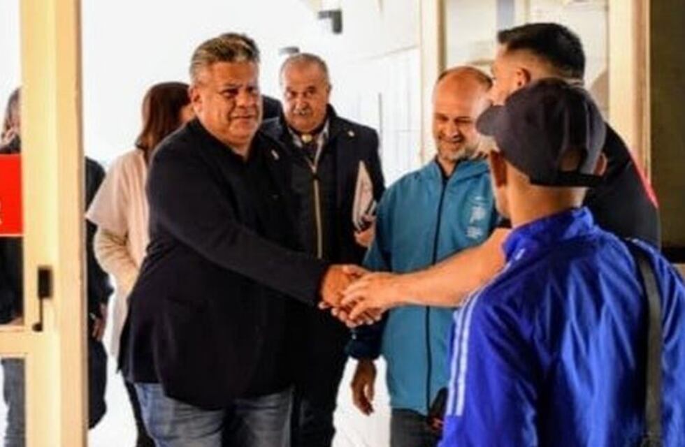 Bahía Blanca: Chiqui Tapia recorrió el Hospital Penna