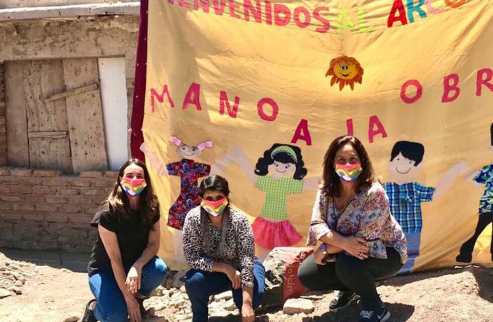Grupo de arquitectos solidarios construyen un merendero
