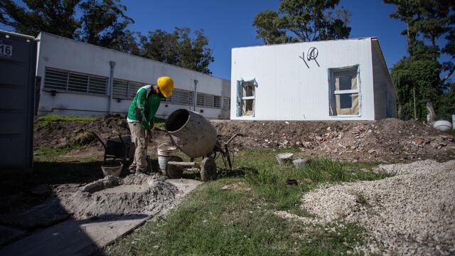 Ubicado en Cura Brochero 7100, esquina Los Helechos